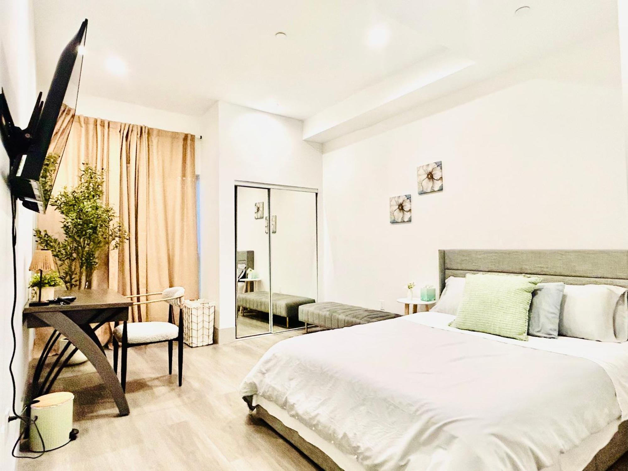 New Lux Skyline Loft In La — Photos 3